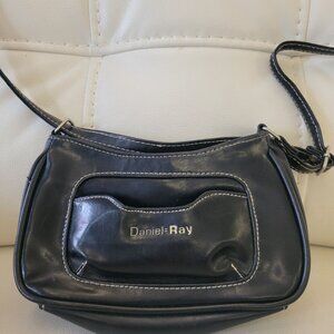 Daniel Ray Women's Black Leather Crossbody Bag With Front Pocket & Adjustable St